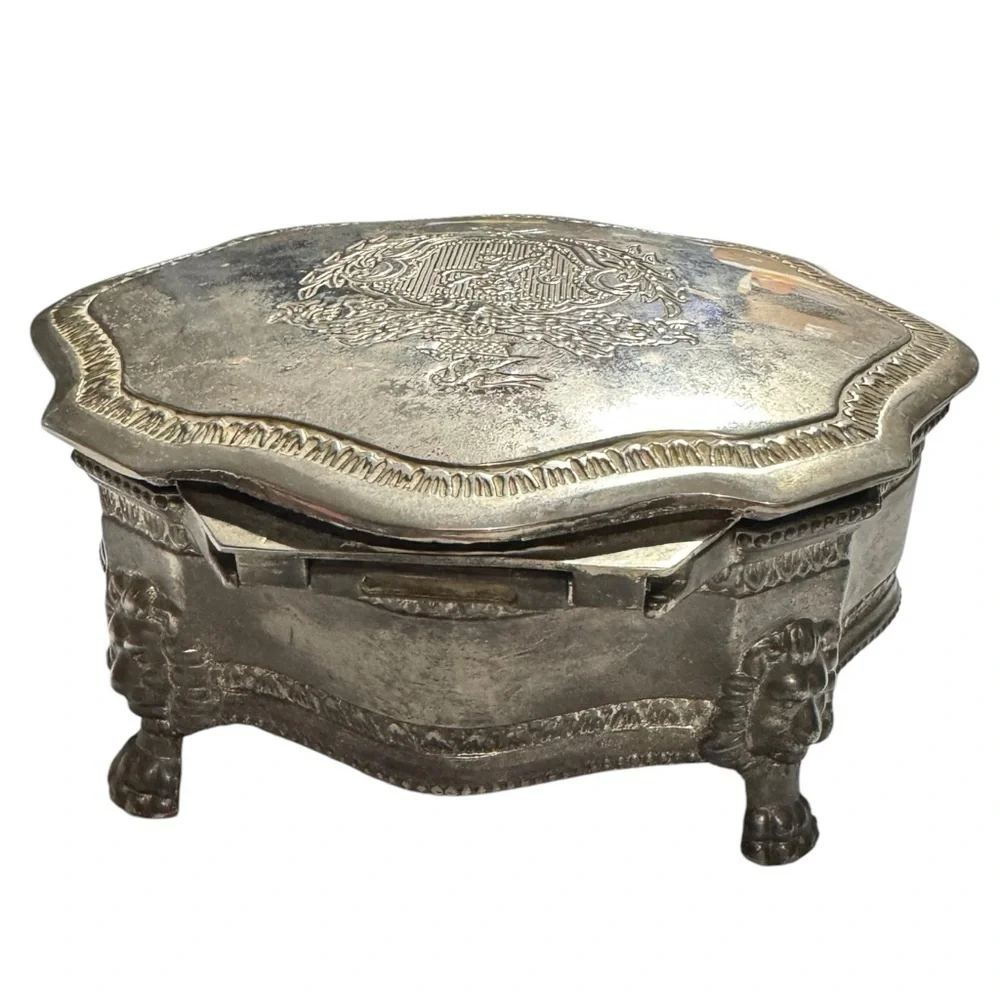 Vintage Lion Crest Jewelry Box w/Lion Claw Feet international Silver Co.